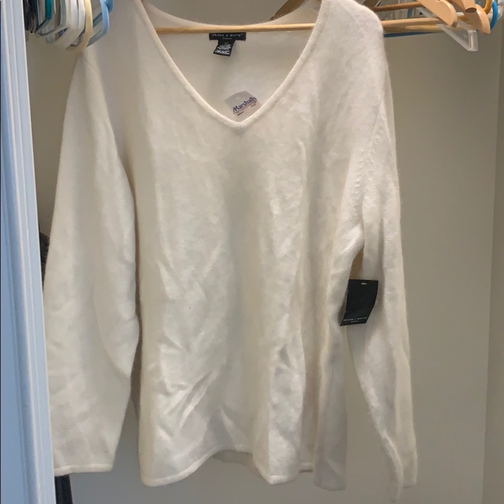 Dean & White Sweater
